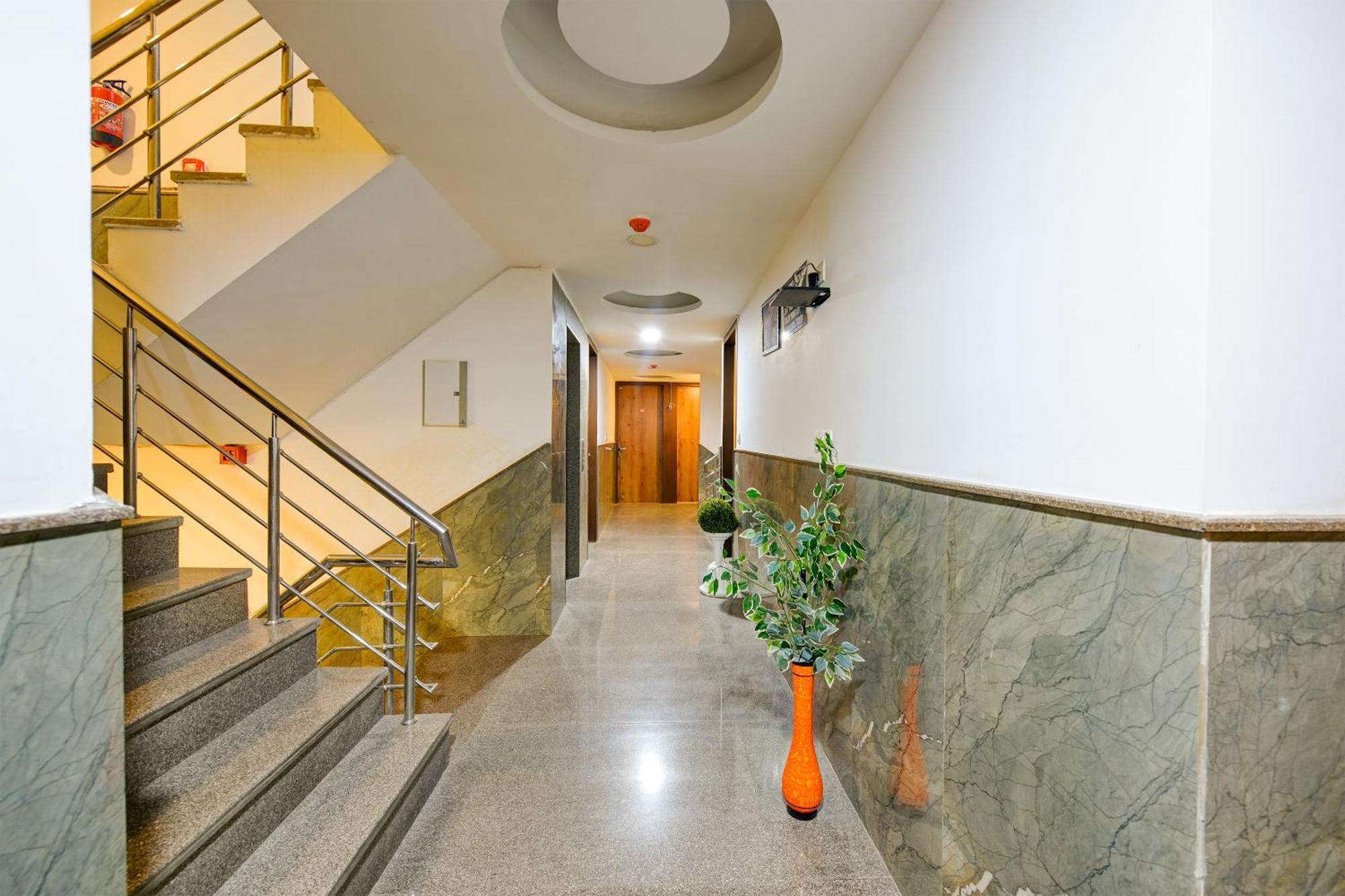 Glory Inn Near Delhi International Airport 新德里 外观 照片